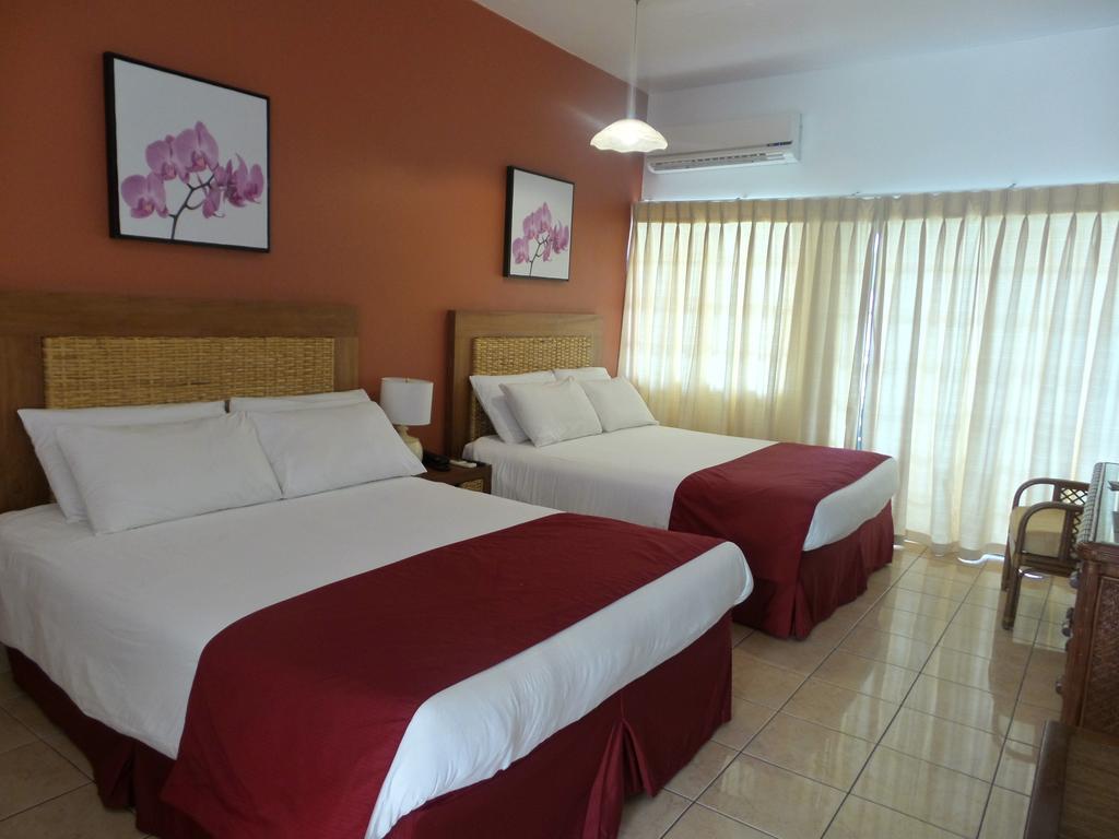 Flamboyant Hotel & Villas St. George's Екстериор снимка